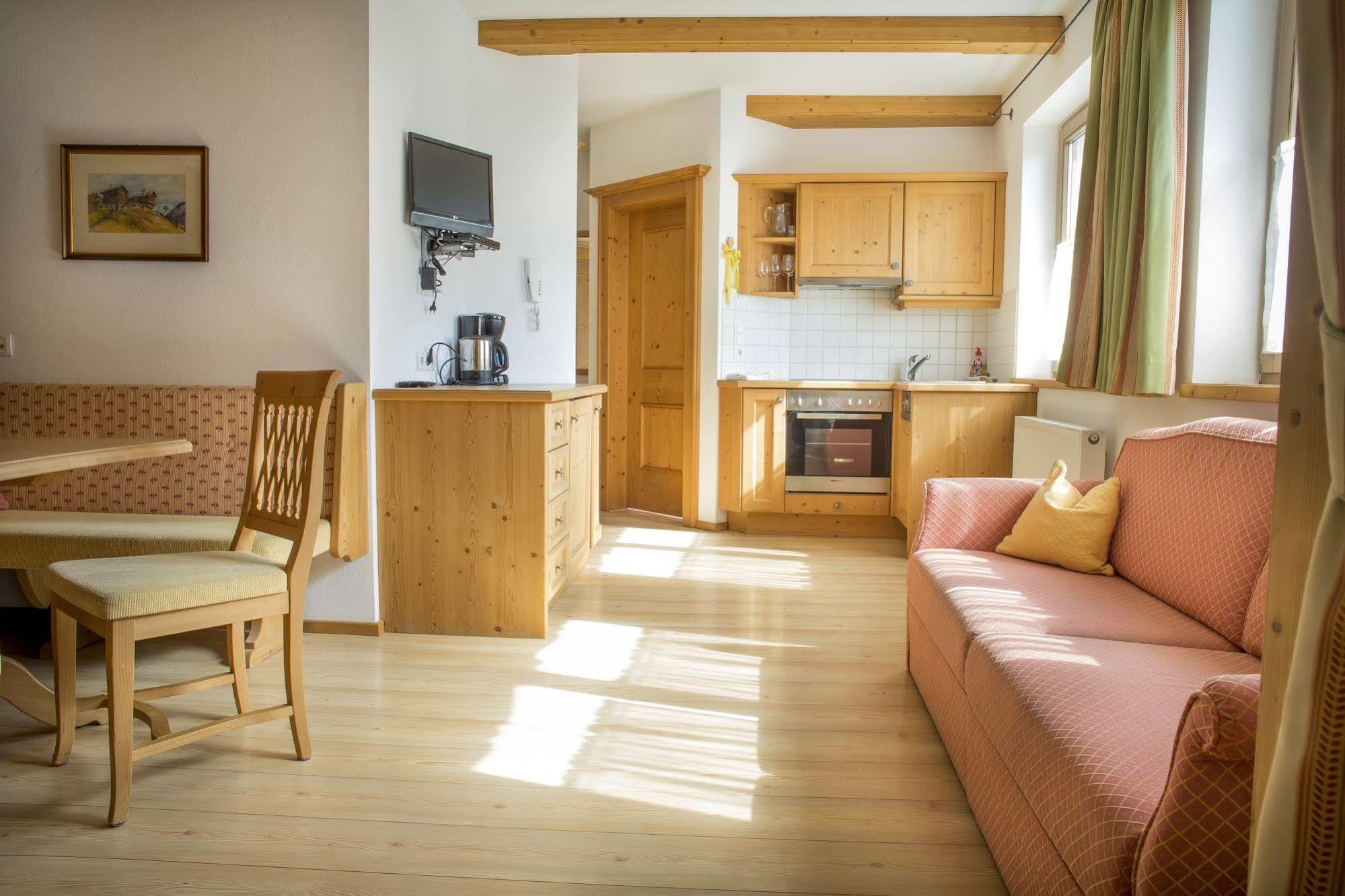 Das Gaestehaus Schneider Am Dorfplatz Alpbach Dış mekan fotoğraf