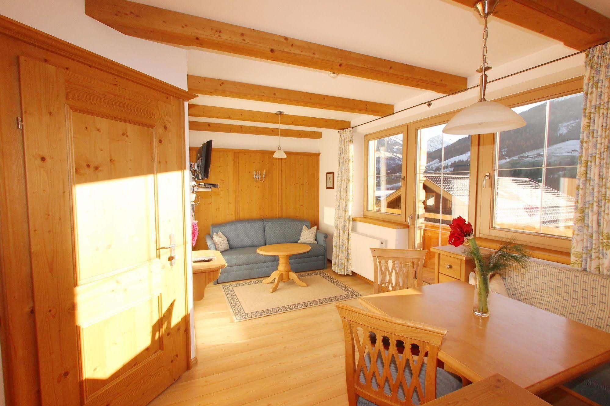 Das Gaestehaus Schneider Am Dorfplatz Alpbach Dış mekan fotoğraf