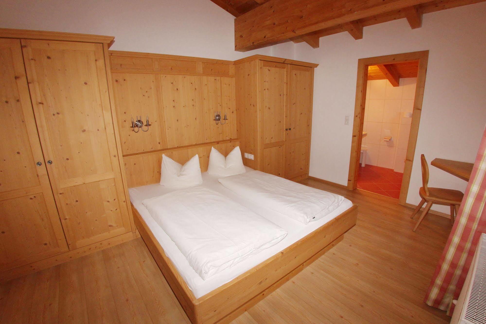 Das Gaestehaus Schneider Am Dorfplatz Alpbach Dış mekan fotoğraf
